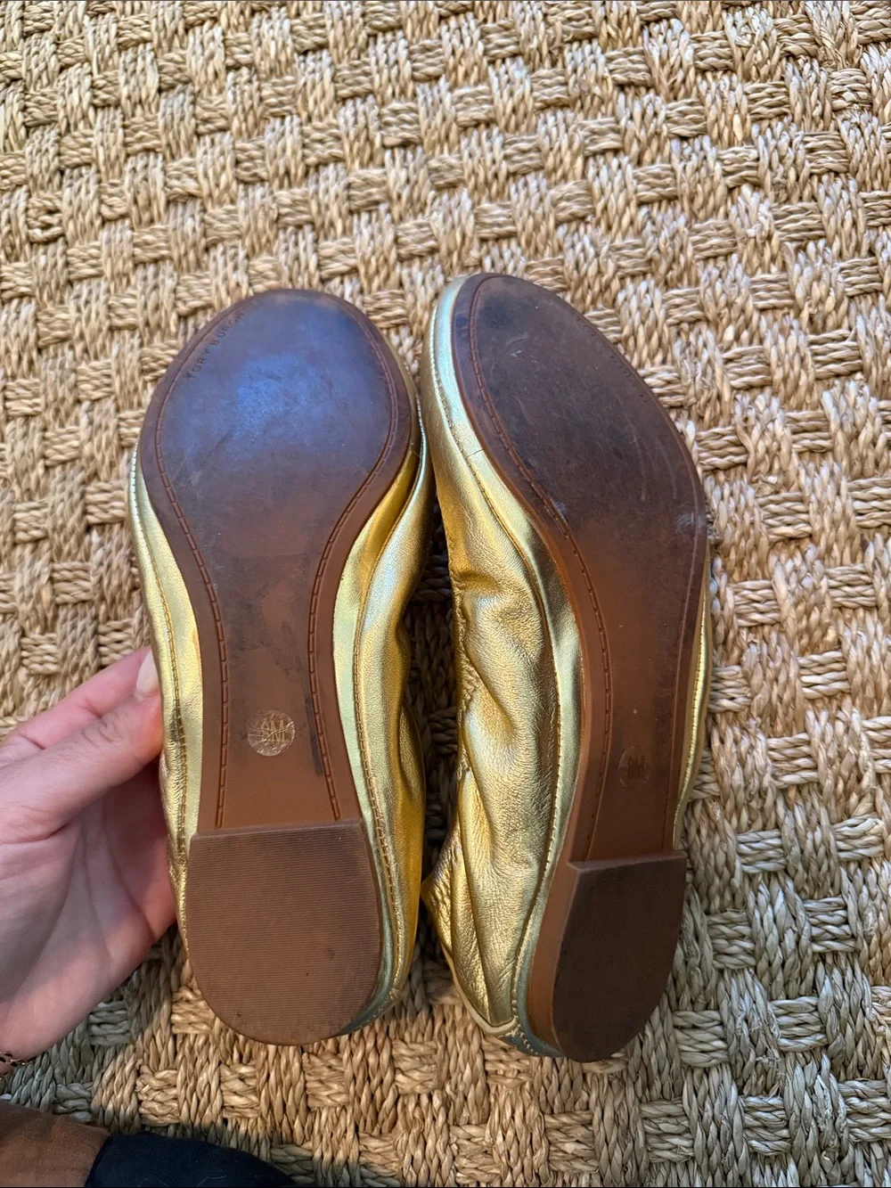 Tory Burch Metallic Gold Round-Toe Ballet Flats size 8.